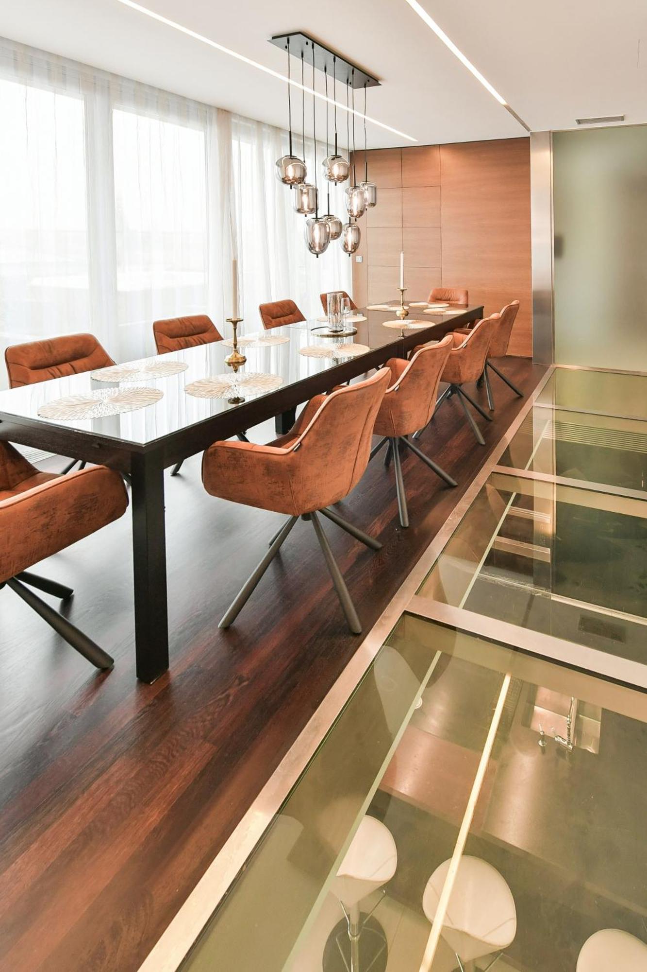 Presidential Penthouse, 303m2, Jacuzzi On Terrace, Sauna, 6bdrm, 4bthrm, Ac, Lift Lägenhet Prag