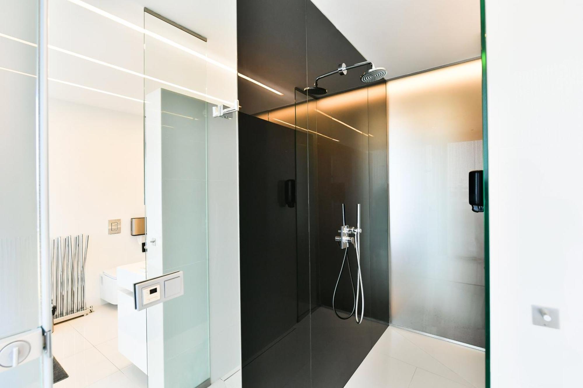 Presidential Penthouse, 303m2, Jacuzzi On Terrace, Sauna, 6bdrm, 4bthrm, Ac, Lift Lägenhet